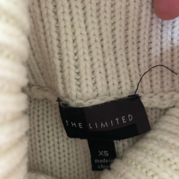 The Limited turtleneck sweater - Picture 2 of 5